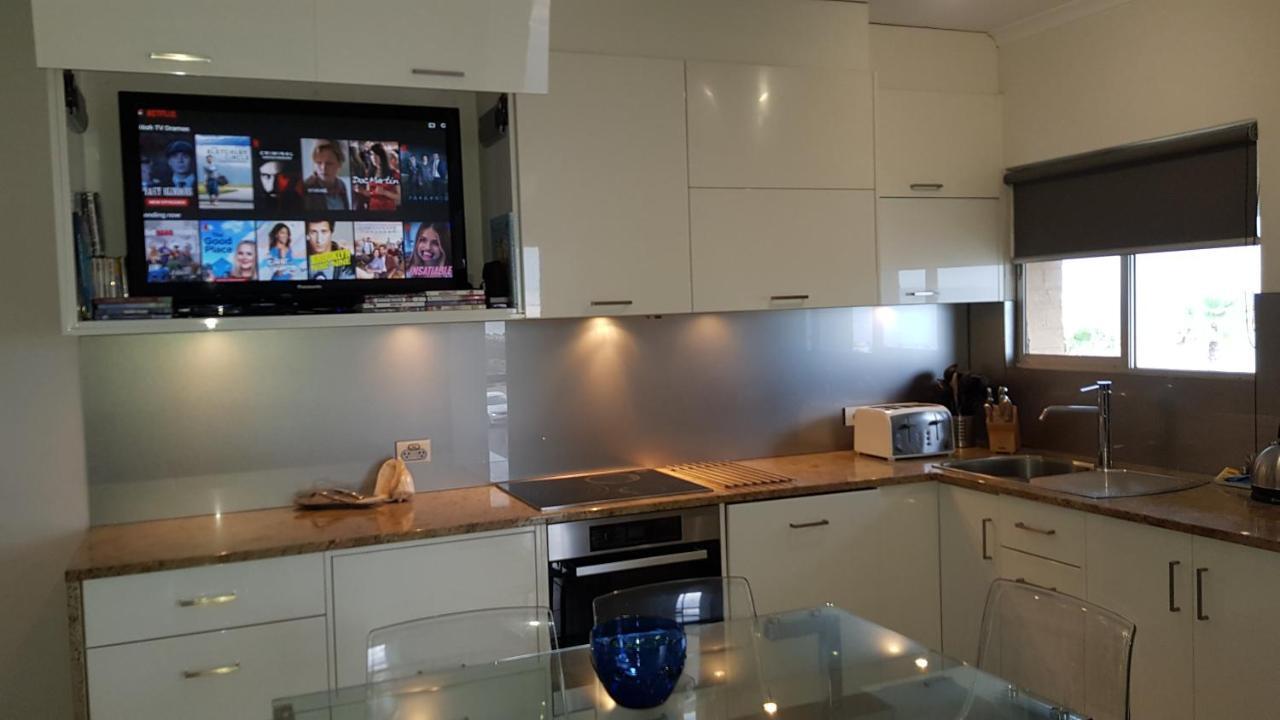 Acushla Accommodation Esplanade Living Self Check-In Self Check-Out West Beach Zewnętrze zdjęcie